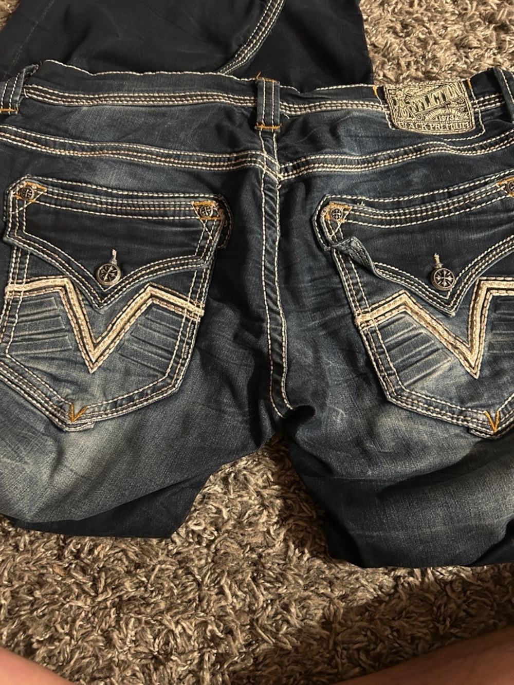 Affliction Men’s Dark Blue Bootcut Jeans with White Contrast Stitching - Picture 5 of 5